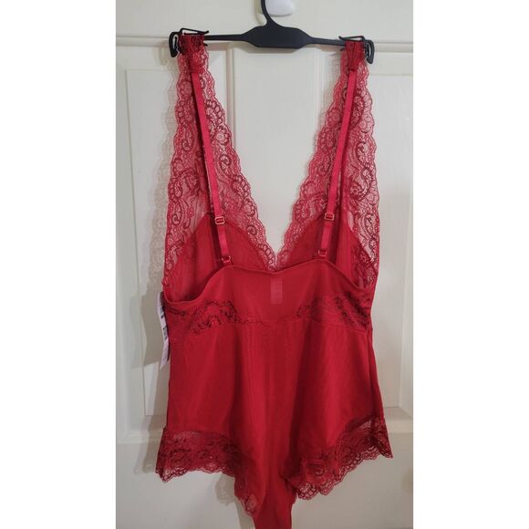 Marilyn Monroe Lacey Red Deep Plunge Intimates BodySuit Size M NEW - Picture 5 of 10